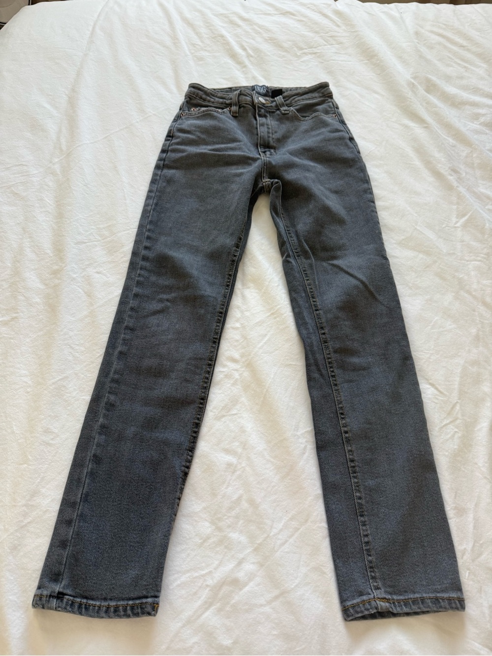BDG Girlfriend High-Rise Jeans in Charcoal Gray
